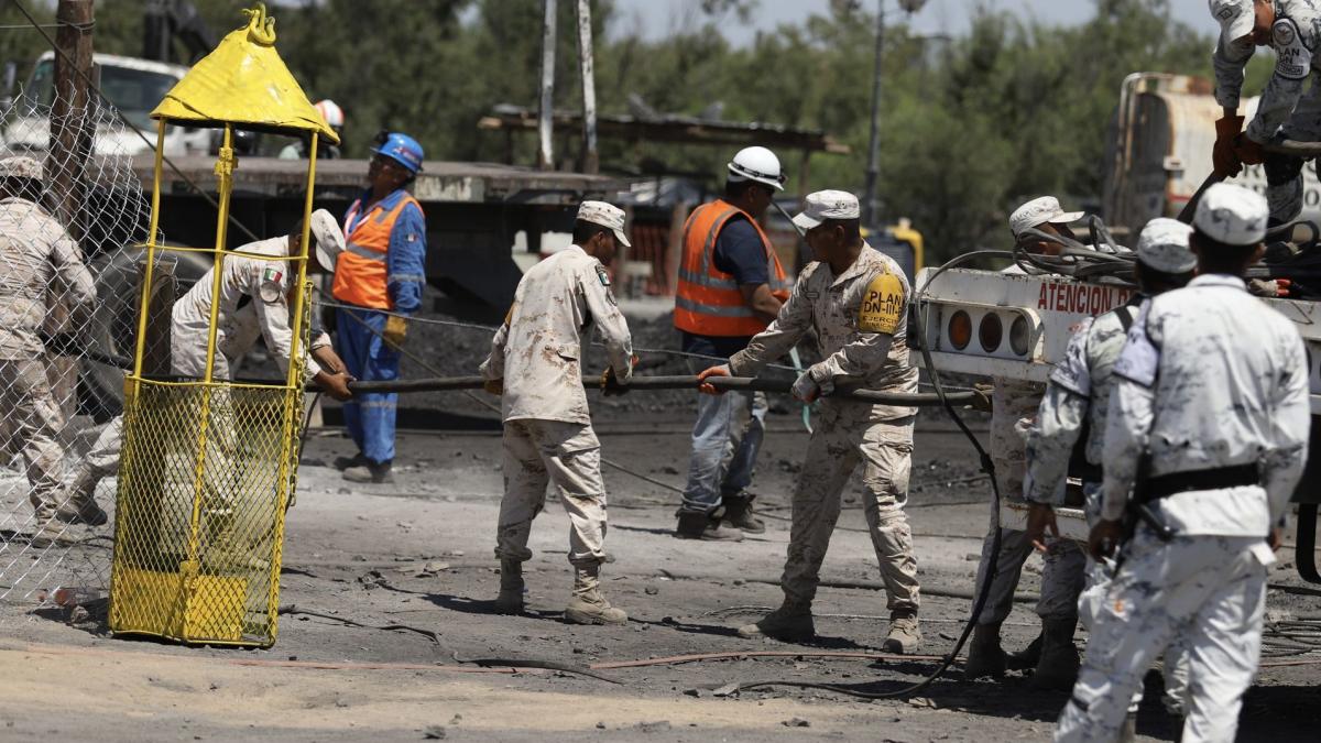 Rescate en pozo de Sabinas sigue lento; pilotes obstruyen labores