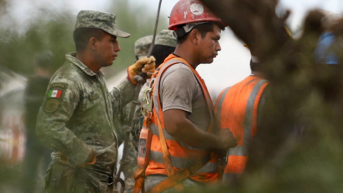 En las próximas horas iniciará el rescate de mineros, niveles de agua ya permiten dar paso a los rescatistas: Protección Civil