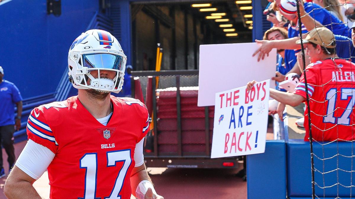 NFL | VIDEO: Jugador de los Bills pide autógrafos disfrazado y la reacción de sus compañeros le da la vuelta al mundo