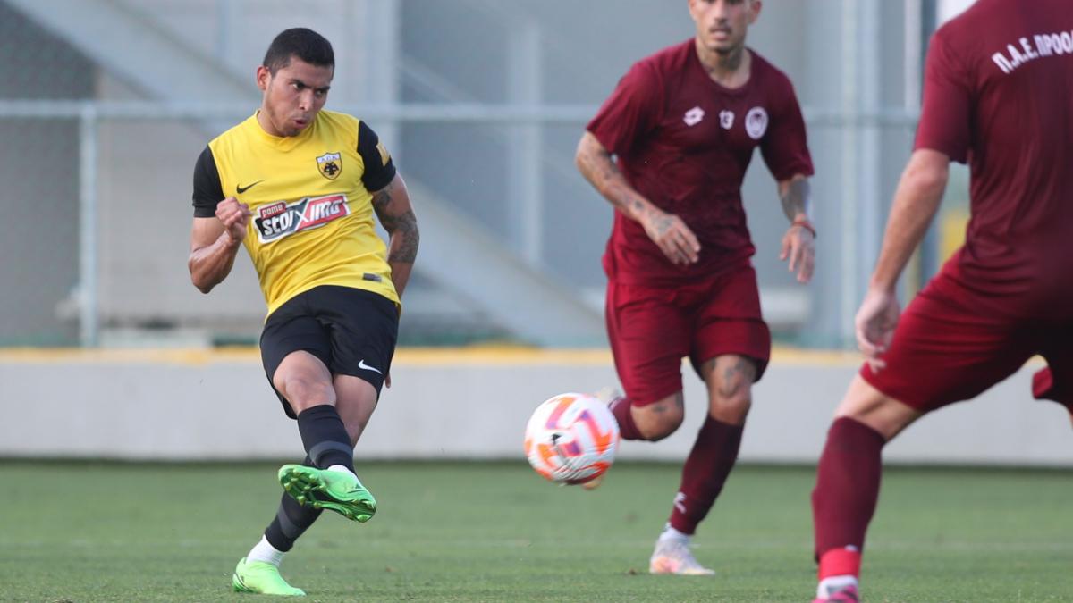 Orbelín Pineda anota dos golazos en victoria del AEK Atenas sobre el Volos