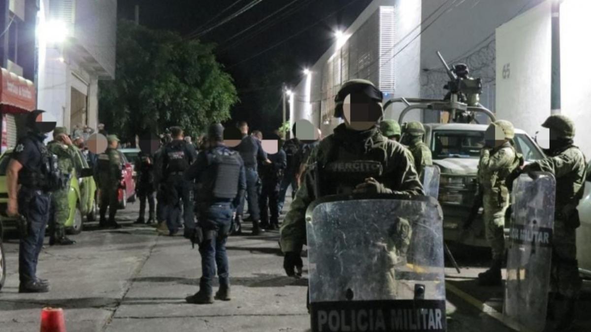 FGR inicia investigación contra 167 detenidos en Uruapan, Michoacán; decomisaron armas de fuego