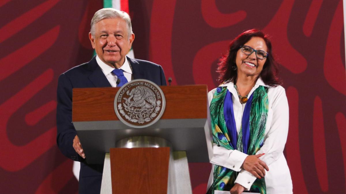 AMLO presenta a Leticia Ramírez como nueva titular de la SEP