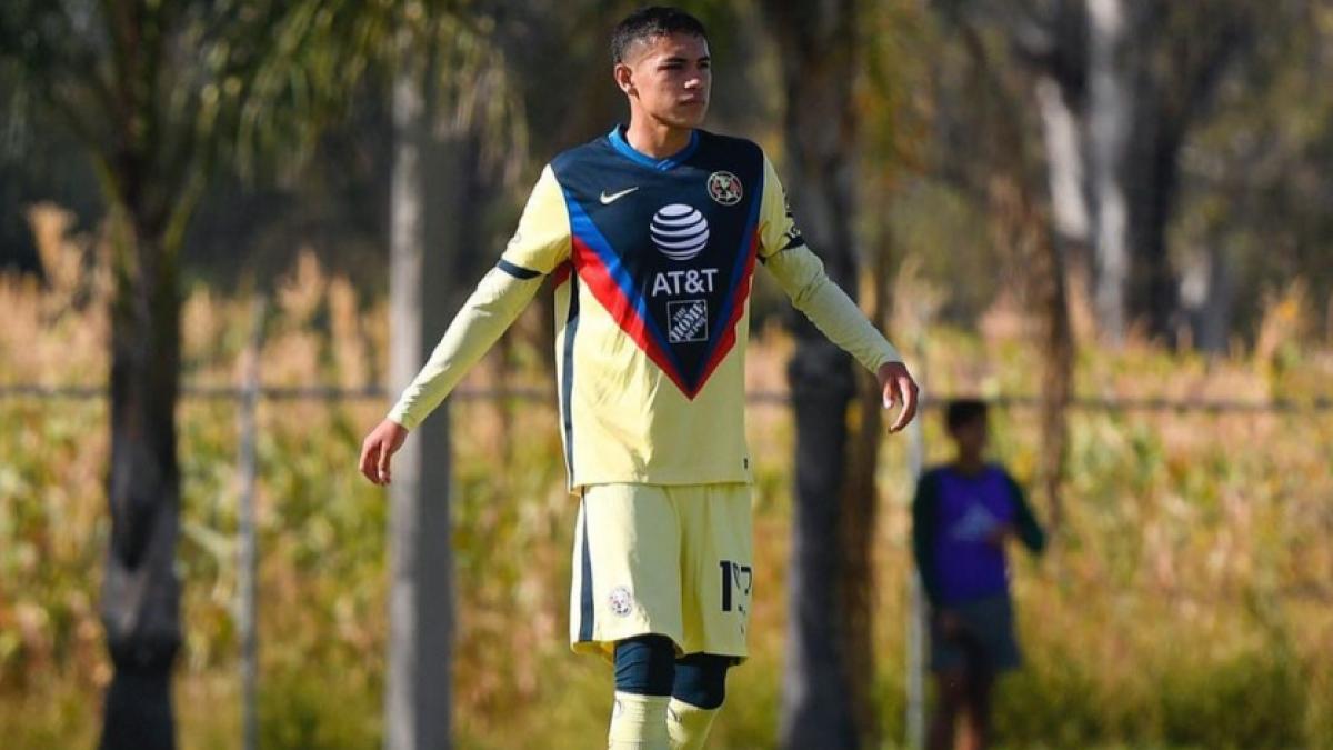 AMÉRICA | VIDEO: La joya Emilio Lara deja la canchas y se sube al camión para vender cacahuates