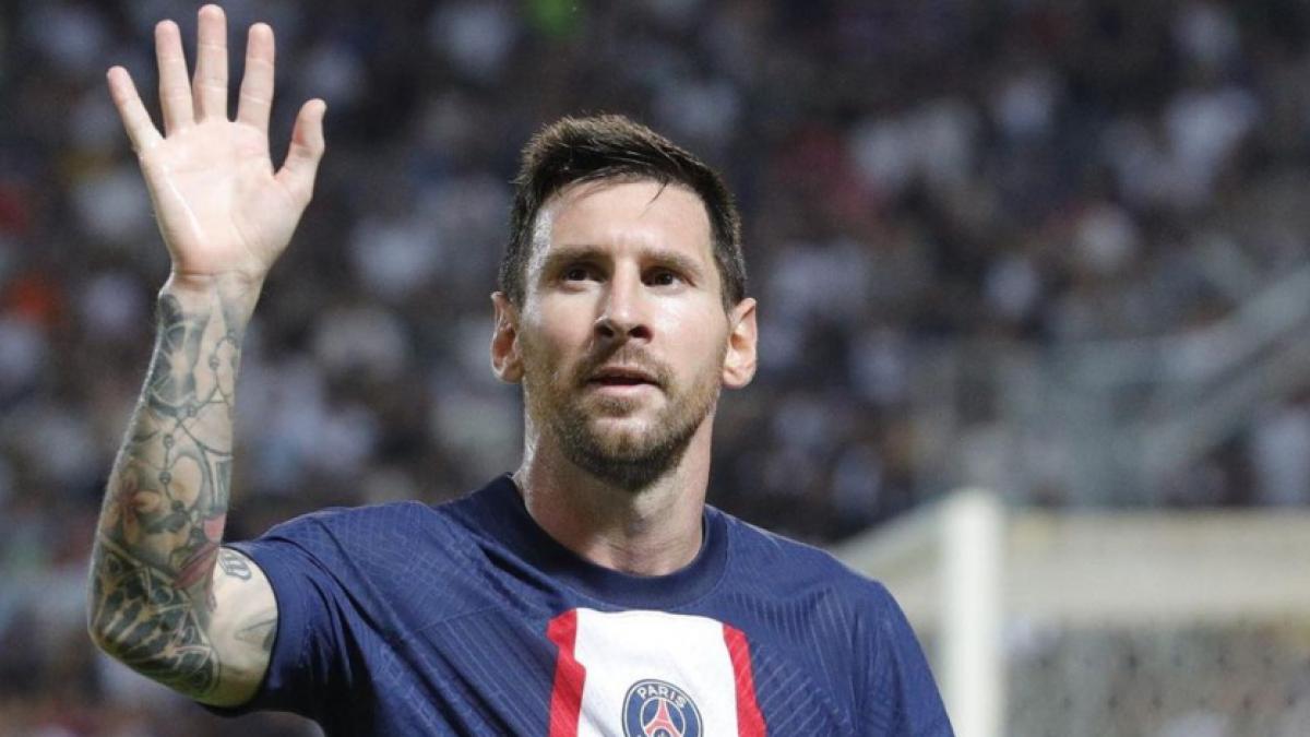 PSG | VIDEO: Fan encuentra a Lionel Messi en el tráfico y su reacción viral no tiene precio