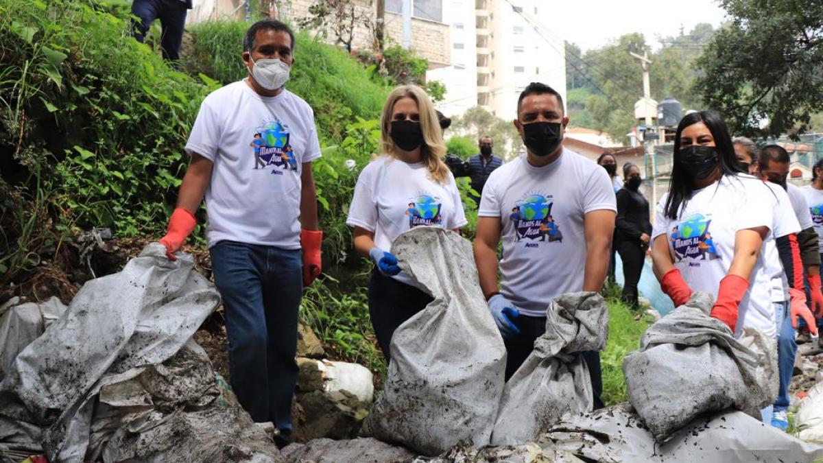 Huixquilucan realiza limpieza de la barranca “El Zacatal”