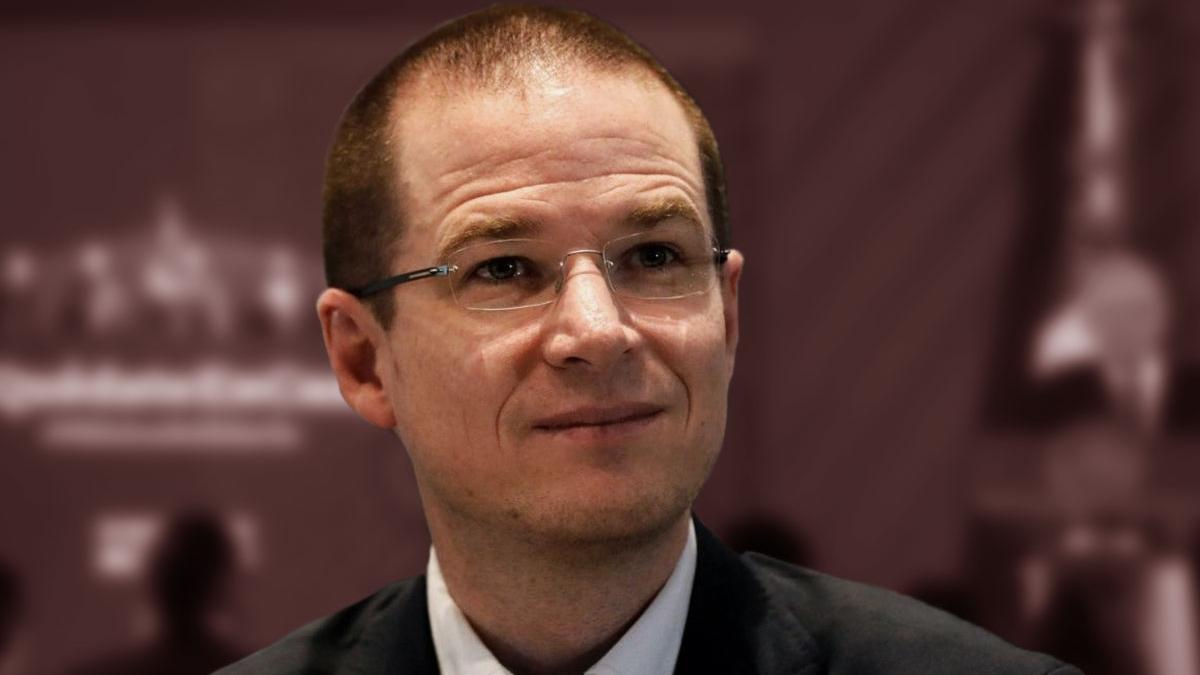 Ricardo Anaya reaparece tras años fuera de México; se registra como senador del PAN