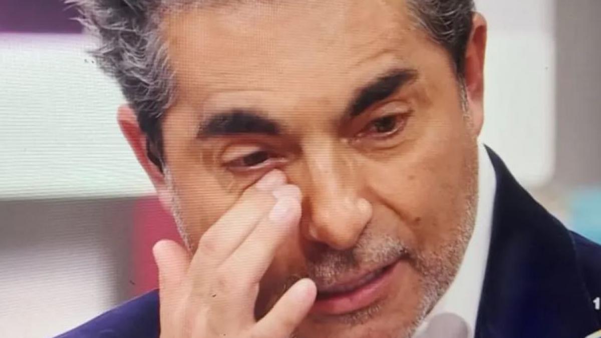 Raúl Araiza se tatúa por vencer su alcoholismo ¿Mensaje profundo? (FOTOS)