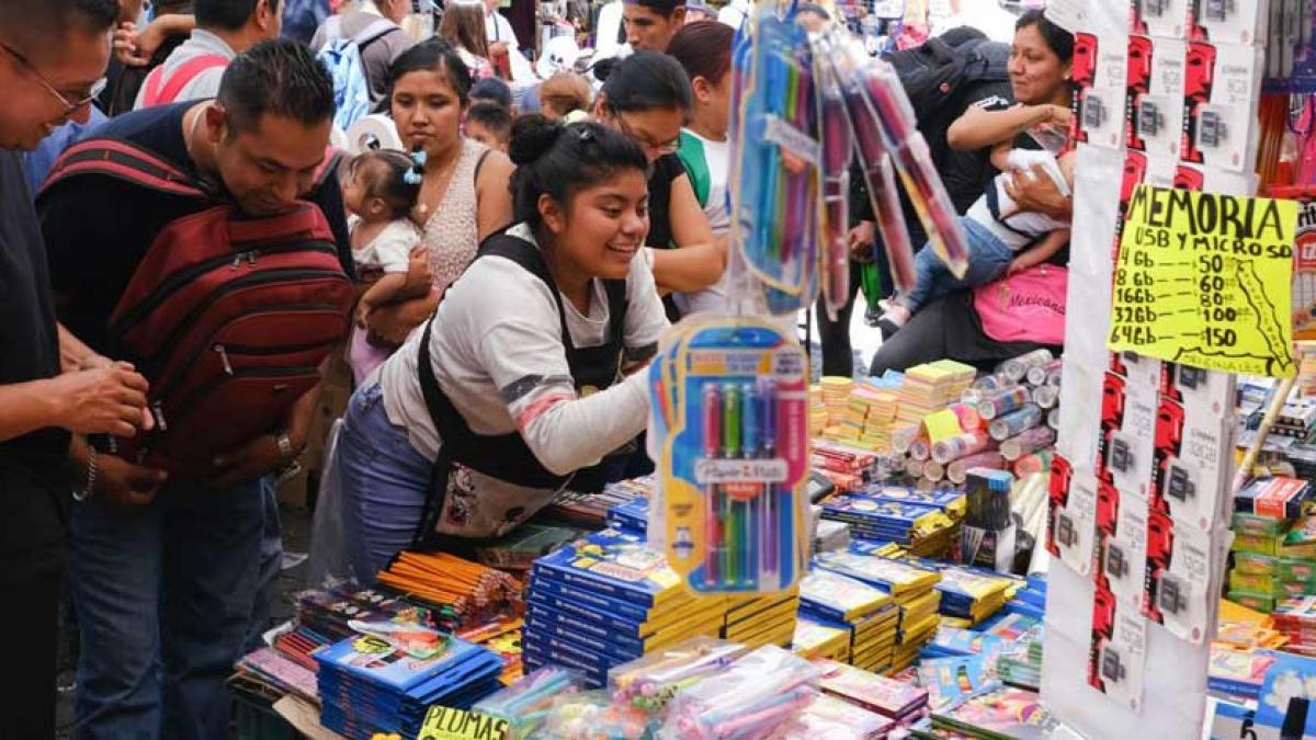 Útiles escolares: Compras de pánico a la orden del día; el lunes, regreso a clases