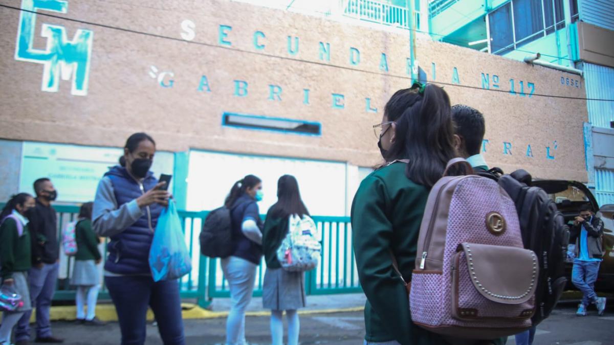 Regresan a clases presenciales 1.2 millones de alumnos en la CDMX (FOTOS)