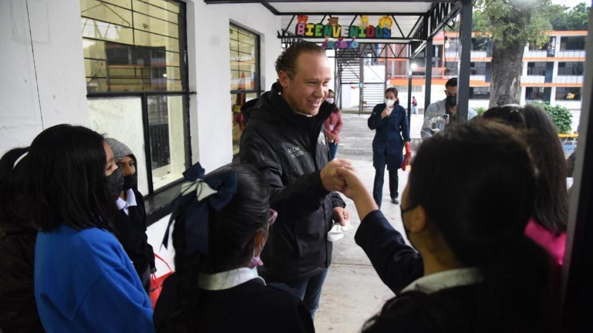 “Ayudar a las escuelas públicas ha sido nuestra labor y nuestra convicción”: alcalde Santiago Taboada