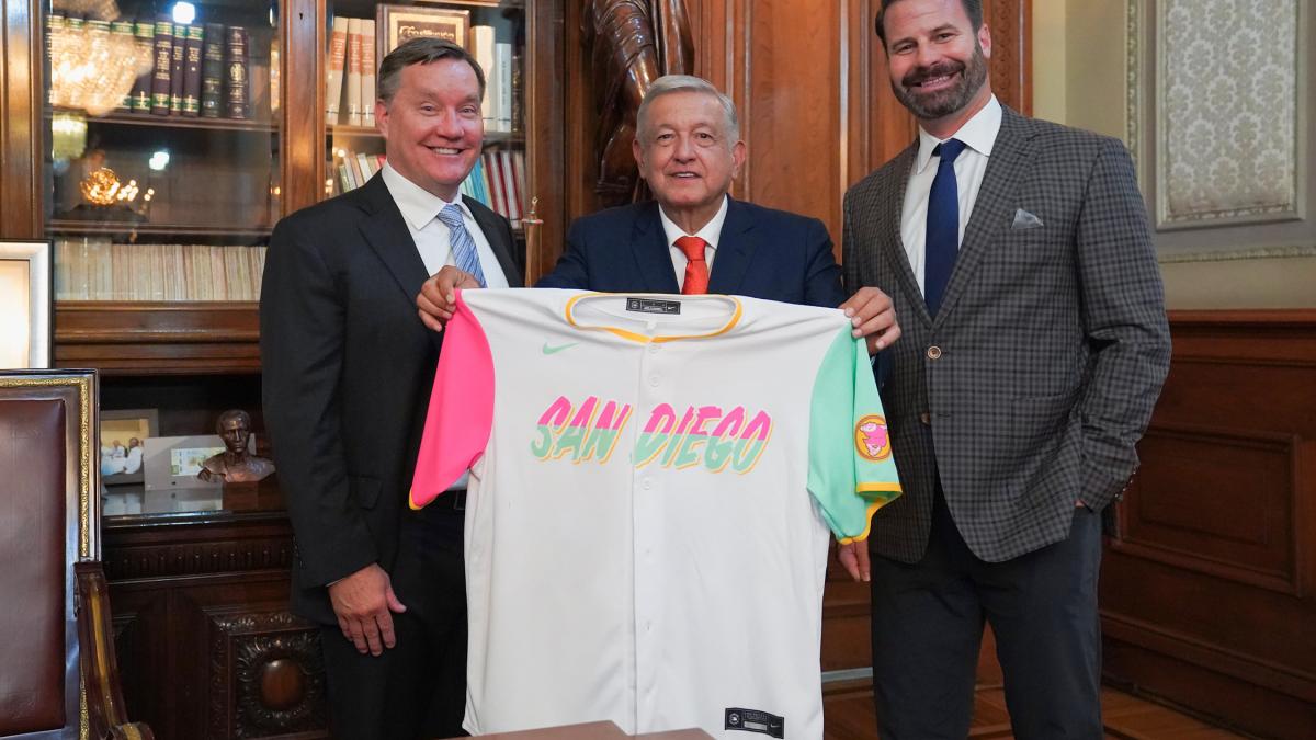 MLB: AMLO recibe en Palacio Nacional a directivos de Grandes Ligas, Giants y Padres