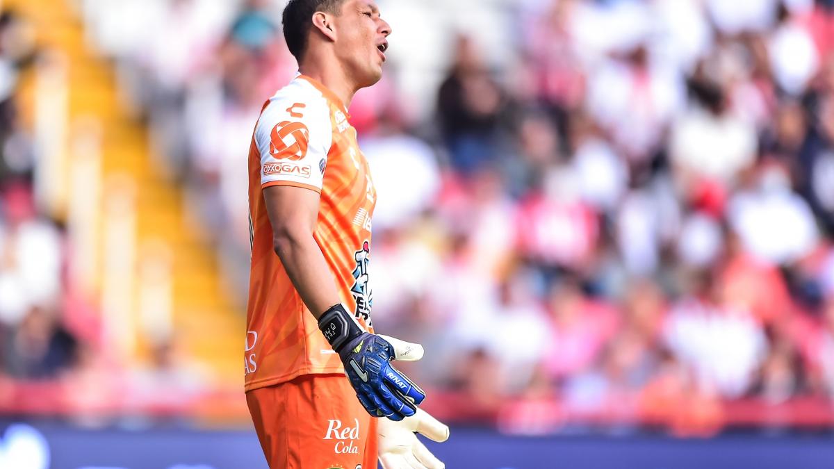 LIGA MX: El increíble autogol de Rodolfo Cota en el juego entre Necaxa y León (VIDEO)