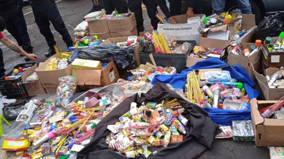 Fiestas Patrias: Decomisan más de 143 kilos de pirotecnia en comercios de Iztapalapa