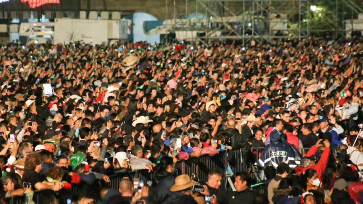 Grito De Independencia Se Reúnen 130 Mil Personas En El Zócalo De La Cdmx 4764