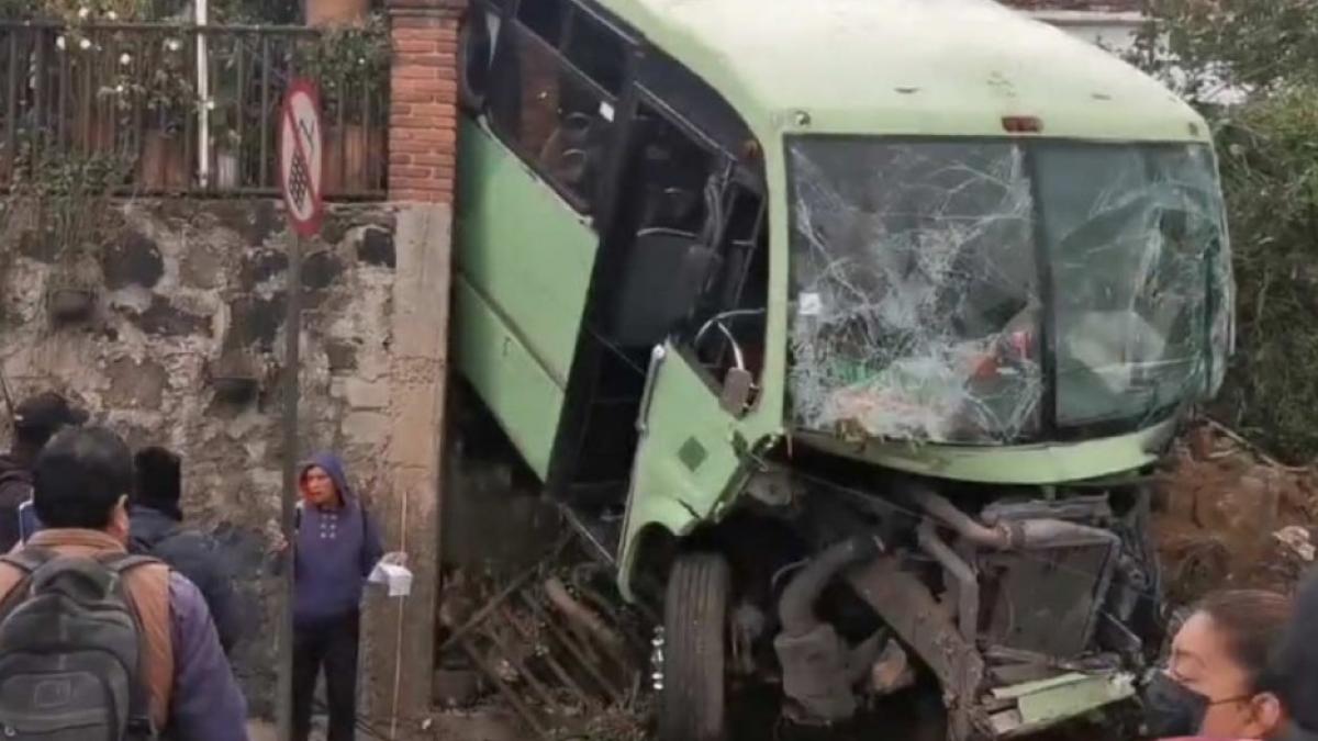 Autobús Pierde El Control Y Deja 10 Heridos Sobre La Carretera México Cuernavaca