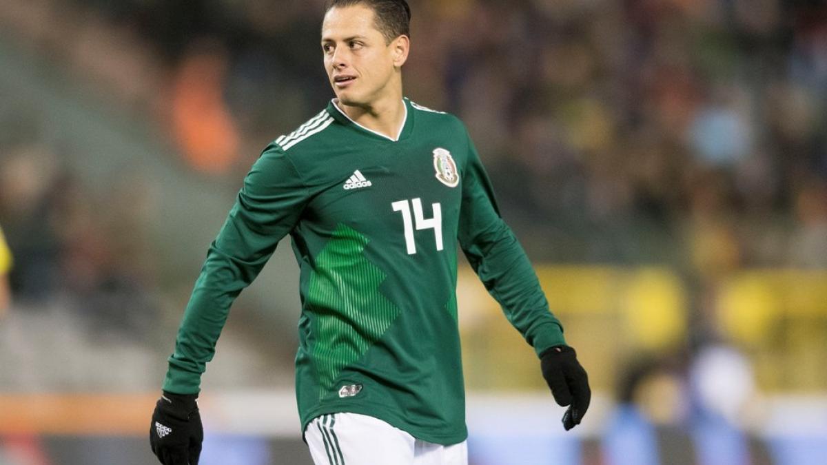 "Chicharito" regresa al futbol de Europa; inesperado equipo se fija en él mientras el Tri vive su agonía en el Mundial (VIDEO)