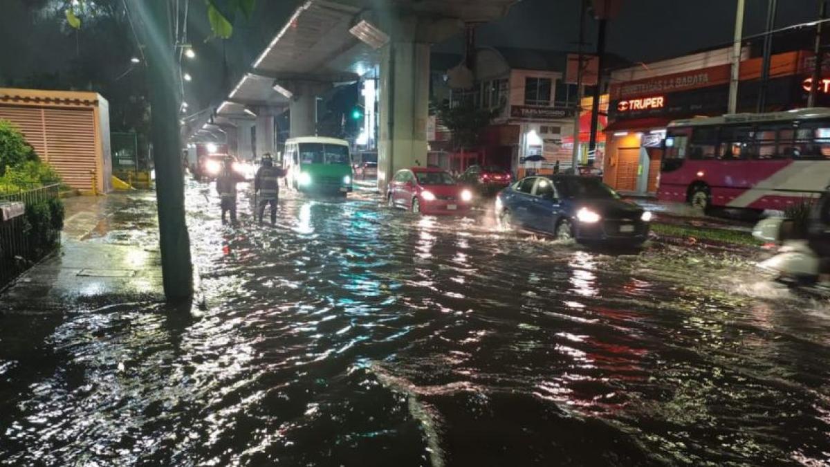 Activan alerta roja y naranja por intensas lluvias en el sur de CDMX