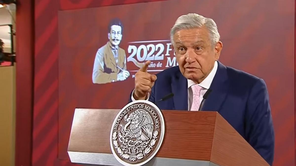 AMLO acusa que 20 grandes empresas no han pagado impuestos por 100 mil mdp