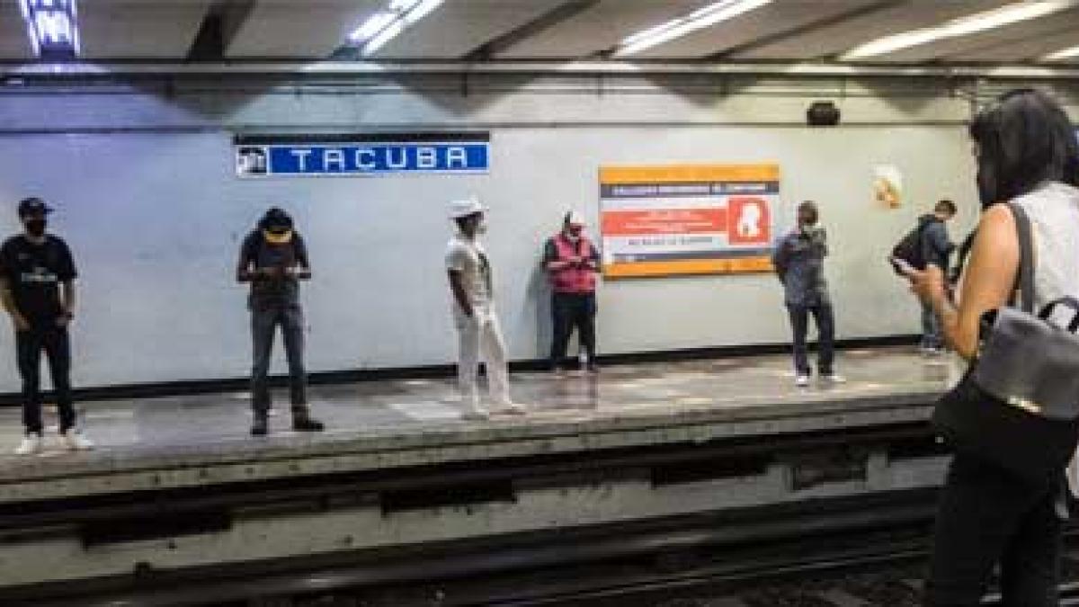 Metro de CDMX suspende servicio en L2; retiran tren para revisión