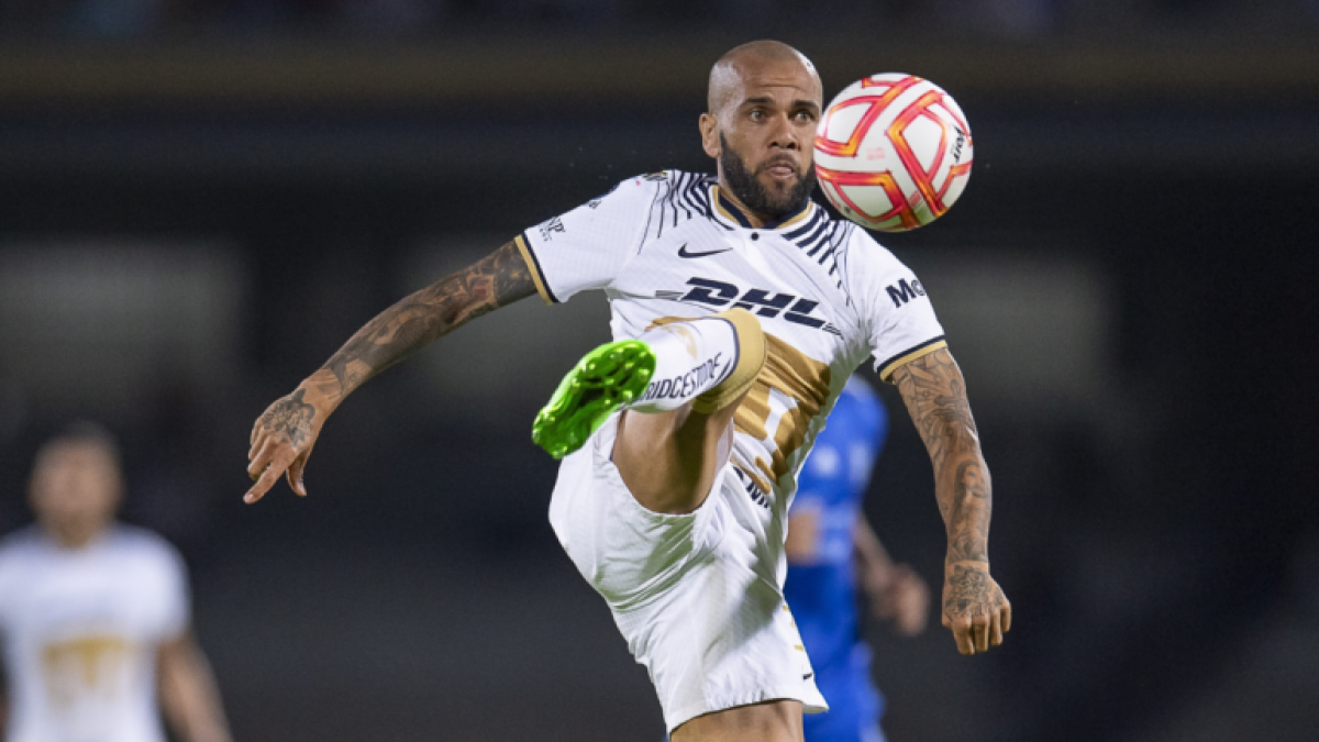 PUMAS: Dani Alves contradice comunicado del club que aseguraba que estaba lesionado