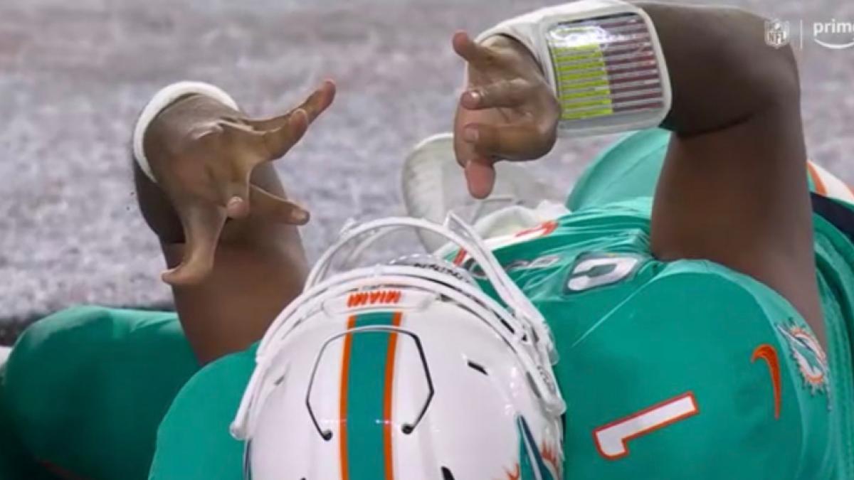 NFL  VIDEO: ¡Escalofriante! Jugador de Miami se conmociona en