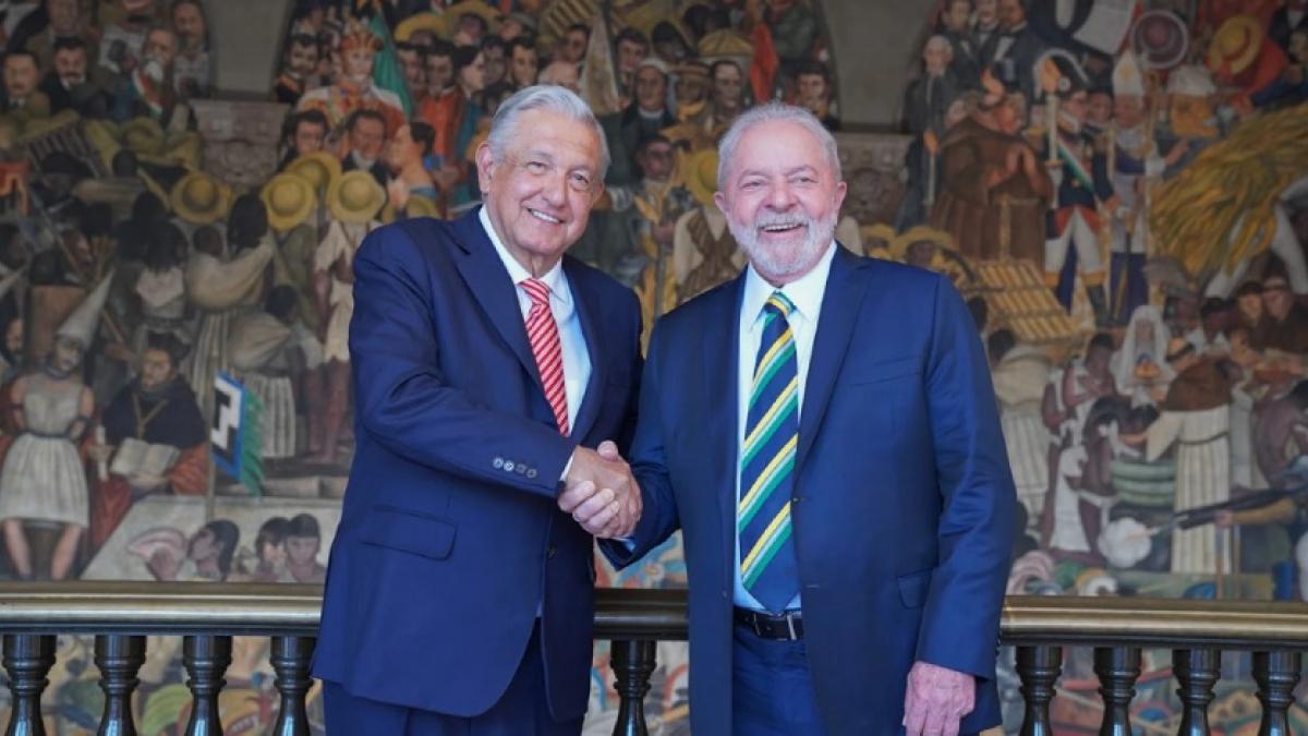 AMLO llama por teléfono a Lula da Silva para felicitarlo por su triunfo en elecciones de Brasil