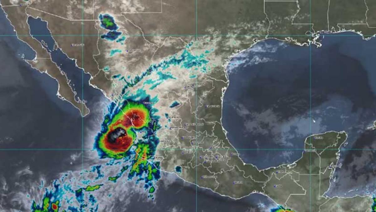 Huracán "Orlene" se debilita a categoría 2; avanza sobre las Islas Marías, Nayarit