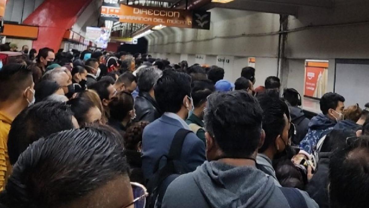 Metro CDMX: suspenden línea 7 por caída de objeto y ocasiona aglomeraciones