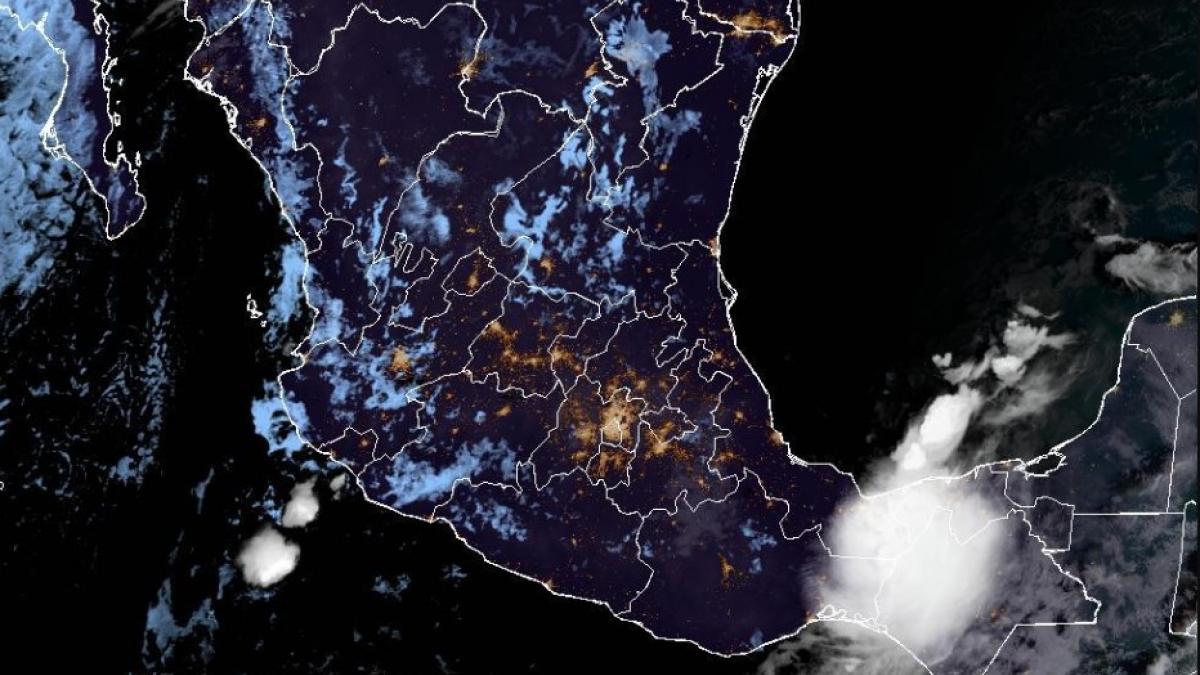 "Karl" se degrada a Depresión Tropical; prevén lluvias intensas en 4 estados