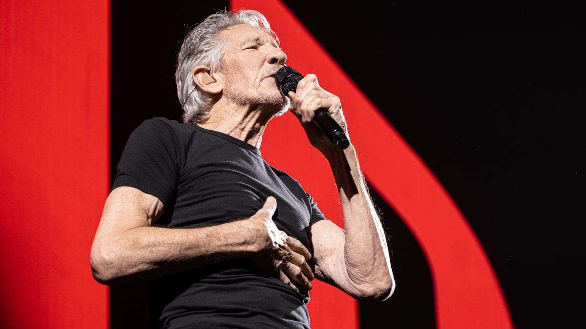 Roger Waters demuestra su amor por México en el Palacio de los Deportes