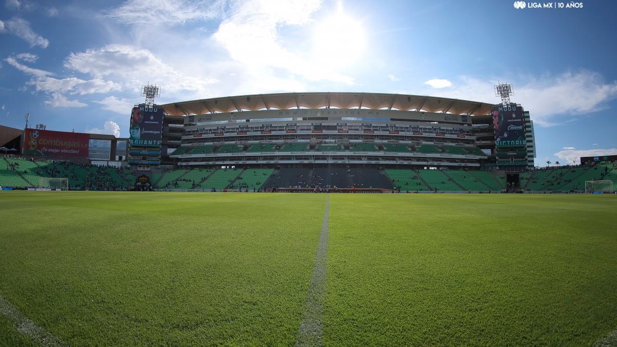 Santos vs Toluca | VIDEO: Afición de la Laguna hace el grito homofóbico hasta en los tiros libres y se suspende el juego