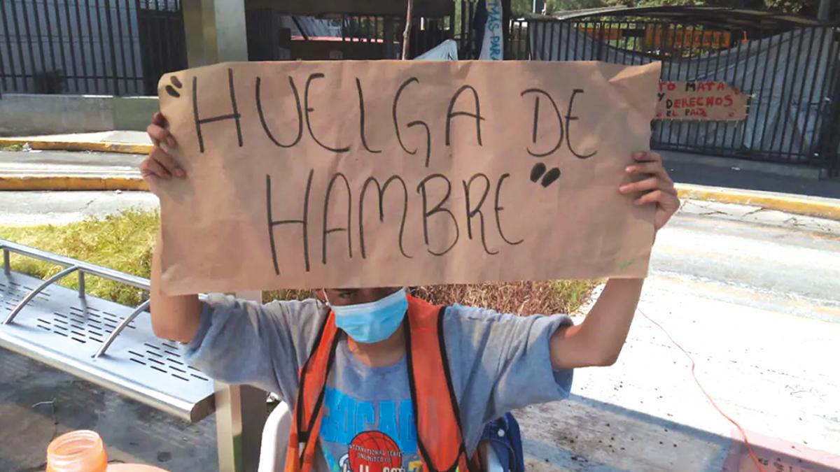 Estudiante de FES Acatlán inicia huelga de hambre