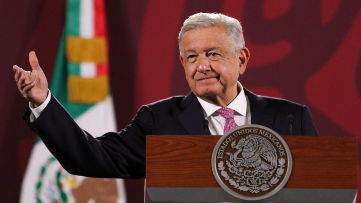 AMLO critica que se mantengan sanciones comerciales a Cuba