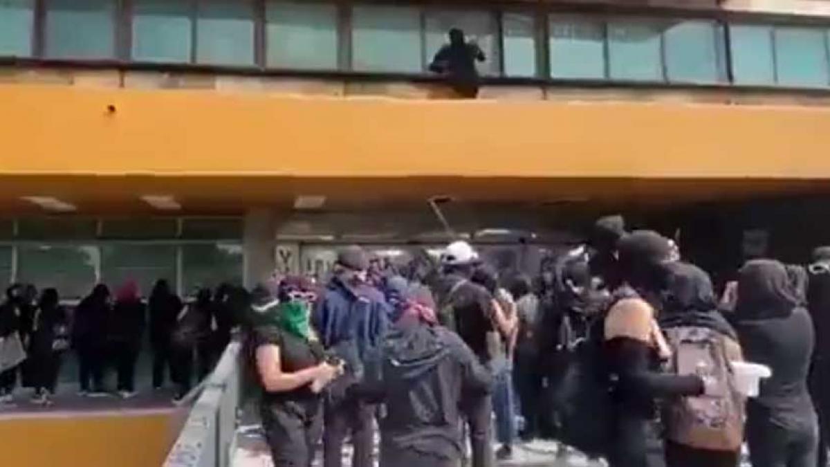 Daños a patrimonio desvirtúan fondo de manifestación: UNAM tras destrozos en CU