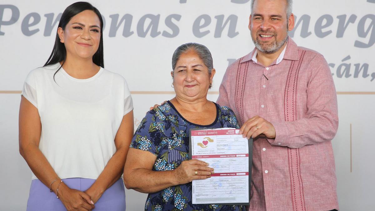 Gobiernos federal y estatal inician entrega de apoyos a damnificados por los sismos