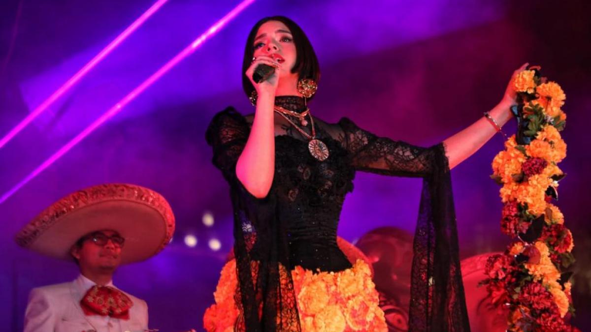 Ángela Aguilar: Así se vivió su concierto en el Zócalo tras el desfile de Día de Muertos