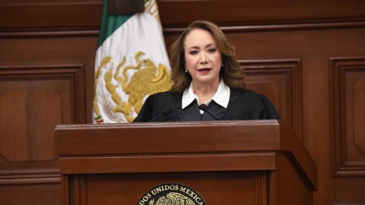 El Presidente defiende a la ministra Esquivel