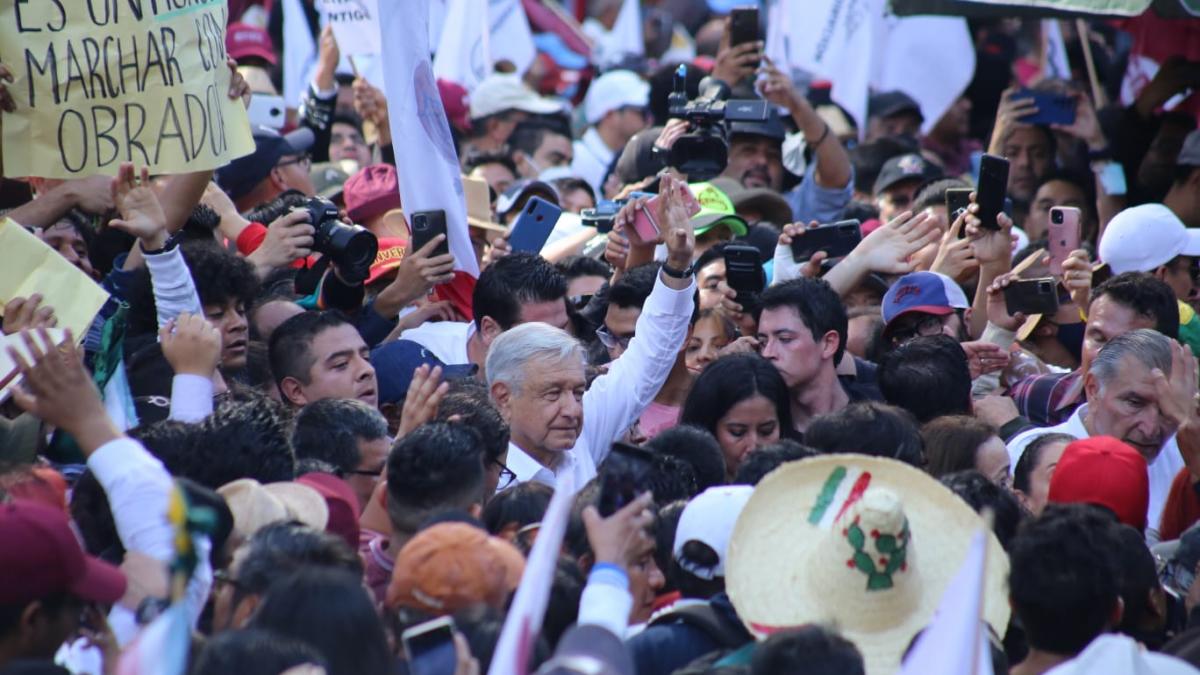 Entre Miles De Participantes Amlo Marcha Rumbo Al Zócalo 1771