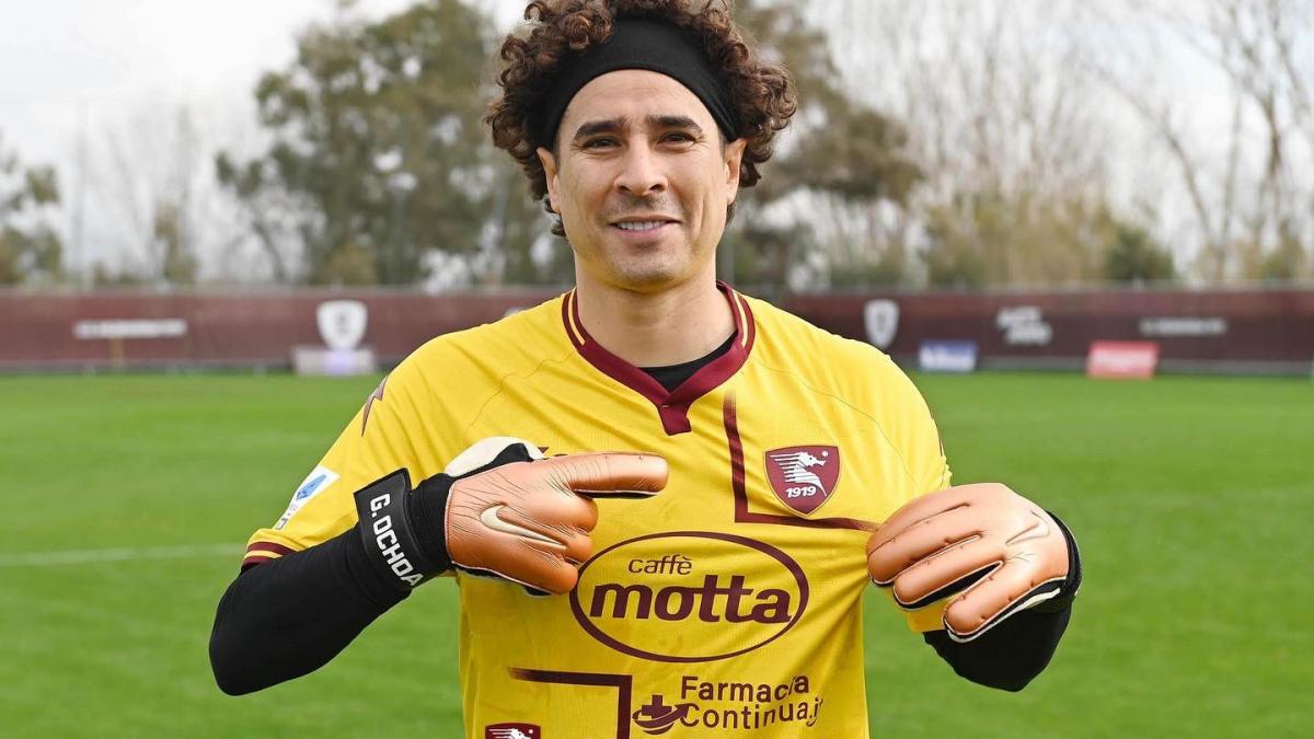 ¡Oficial! Memo Ochoa es presentado con el Salernitana y la Serie A lo anuncia con bombos y platillos