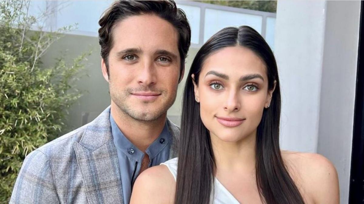 Diego Boneta celebra cumpleaños de su novia Renata Notni con romántico mensaje