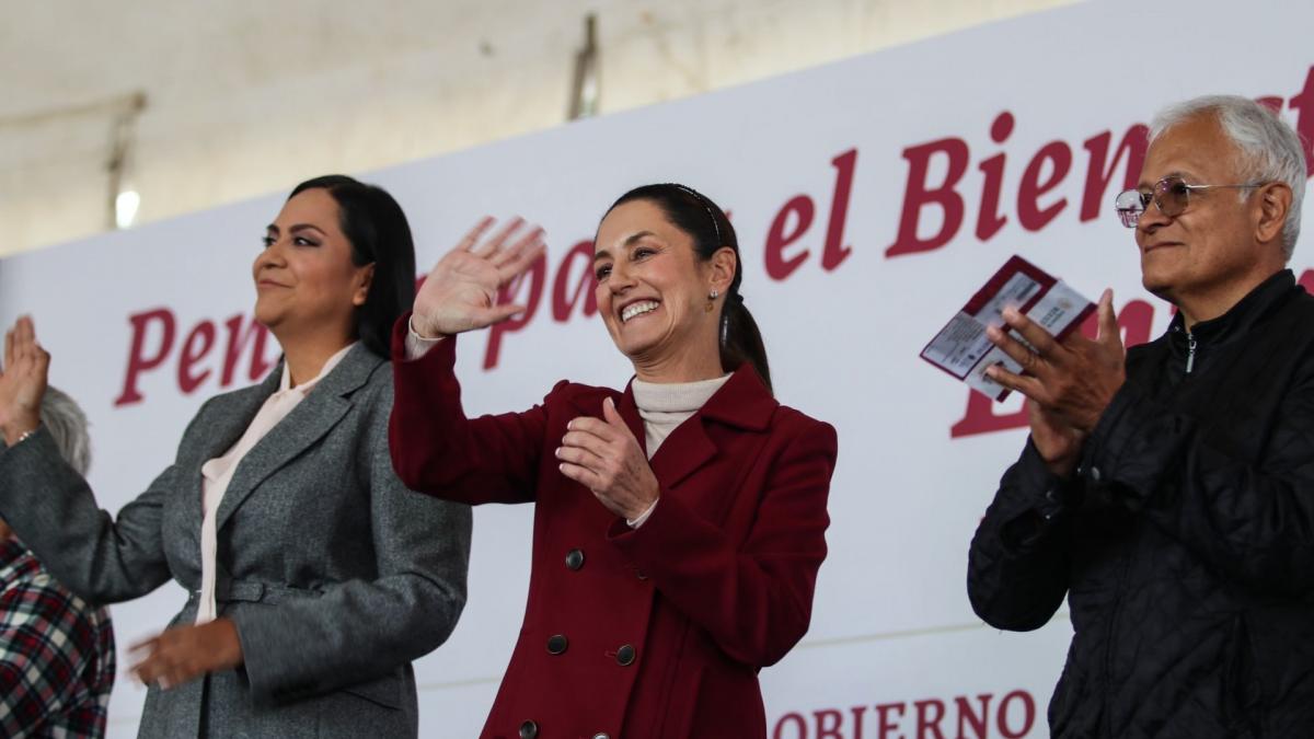 Sheinbaum arranca entrega de tarjetas de pensión para adultos mayores en Venustiano Carranza