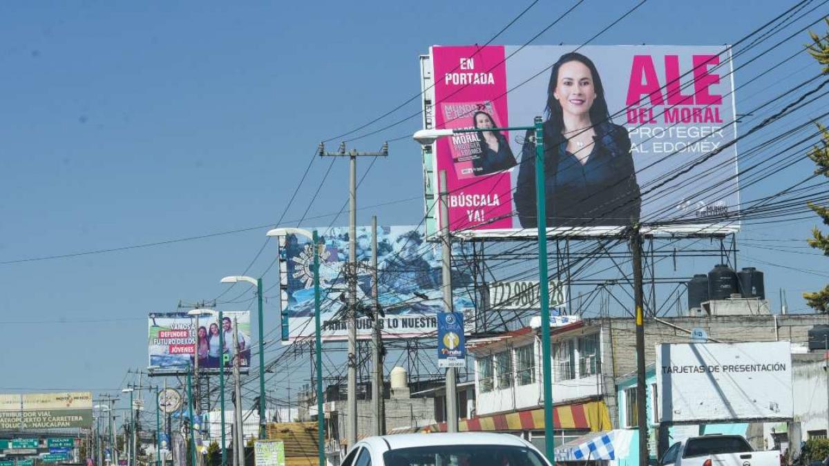 Morena pide al INE investigar recursos de espectaculares con imagen de Alejandra Del Moral