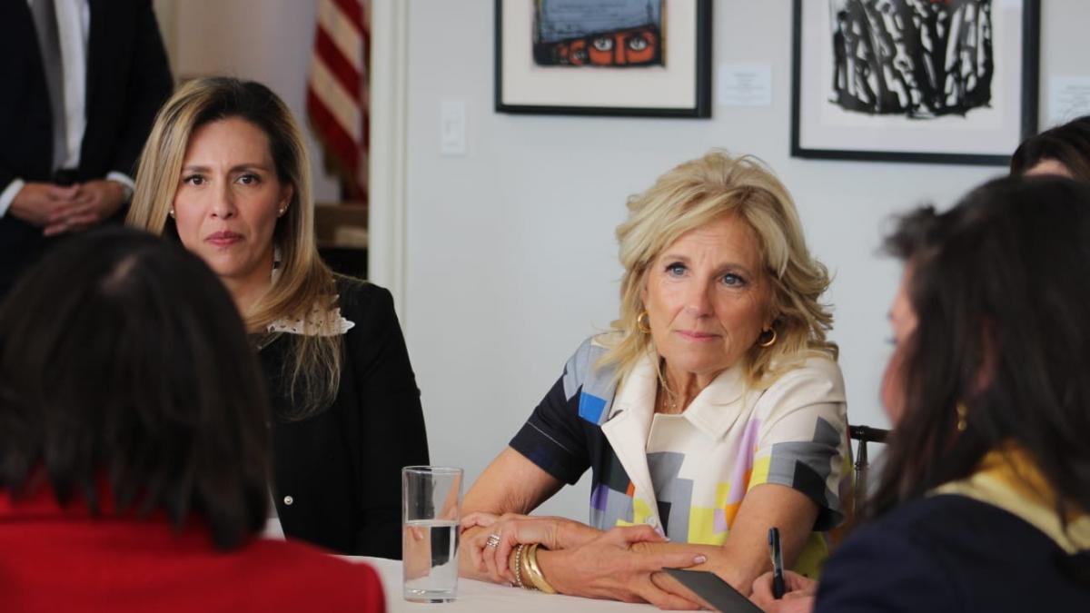 Mujeres empoderadas, núcleo de democracias robustas: Jill Biden