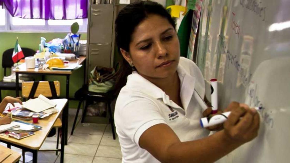 Critican capacitación al vapor para docentes