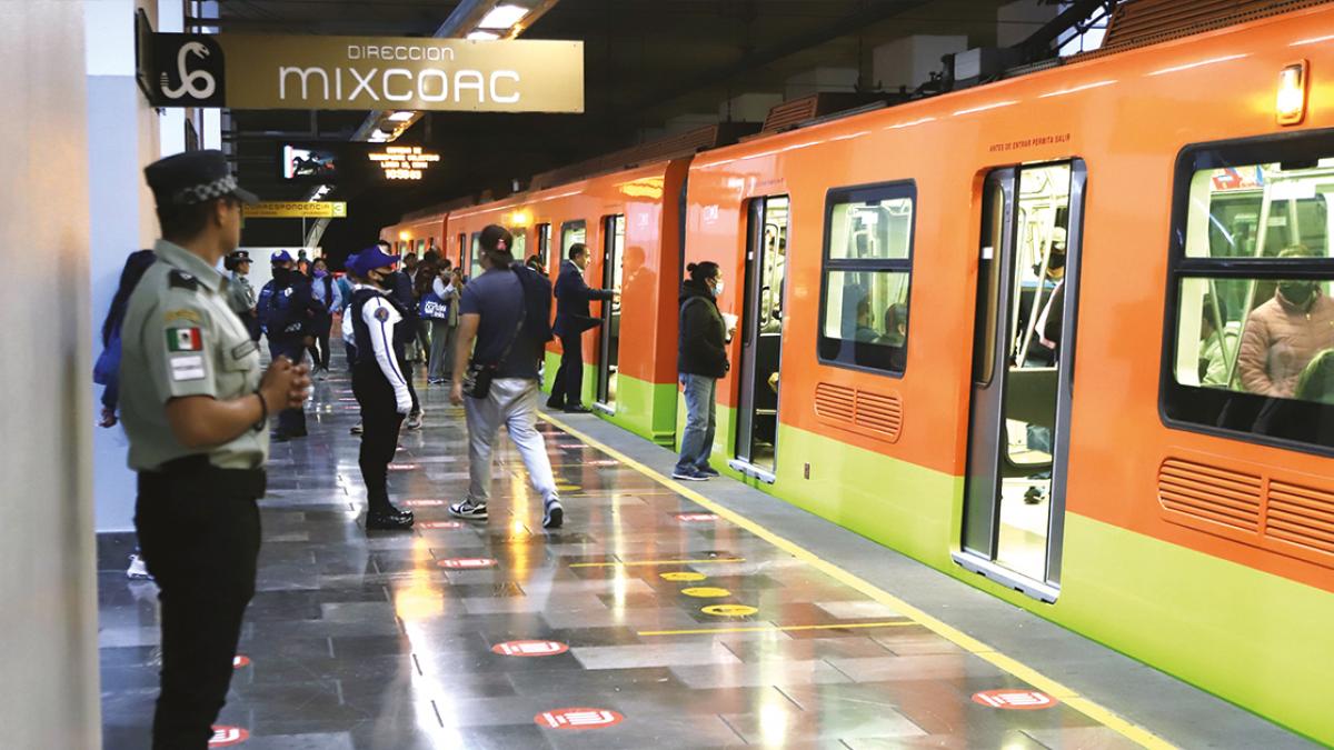 Metro CDMX: trabajadores anuncian que dejarán de trabajar tiempo extra y de usar sus celulares para cuestiones laborales