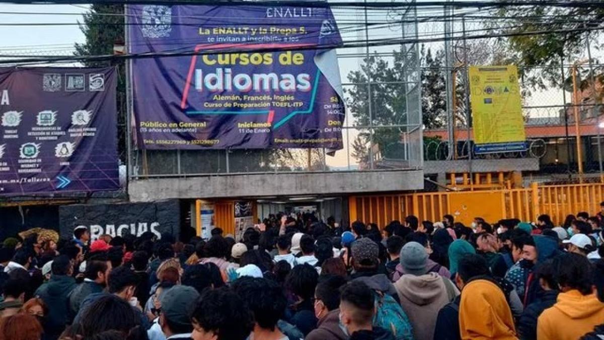 Prepa 5 de la UNAM. Encapuchados toman instalaciones; exigen seguridad