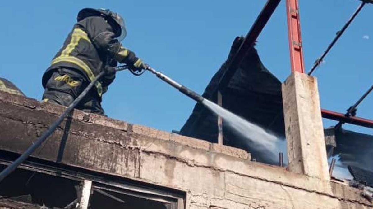 Incendio en 2 habitaciones de una casa deja 5 personas afectadas en la colonia Ajusco, Coyoacán