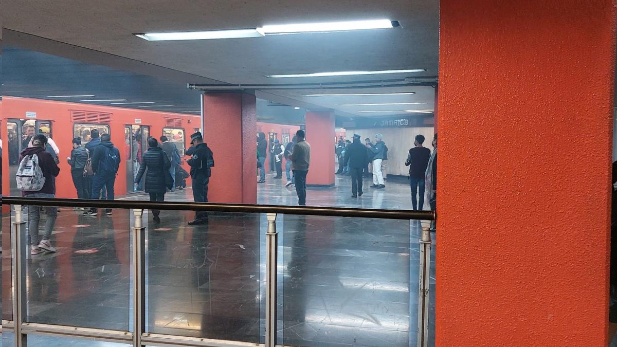 ¿Qué pasa en Metro CDMX hoy, lunes 30 de enero? Reportan humo en Línea 9