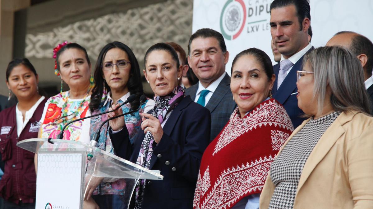 "Nada por encima de la 4T; compañeros calumniados deben ser defendidos", pide Sheinbaum a morenistas