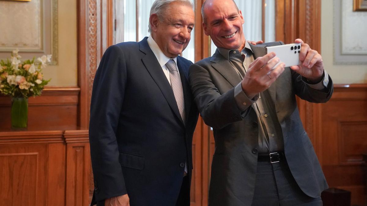 AMLO recibe al reconocido legislador de izquierda griego Yanis Varoufakis